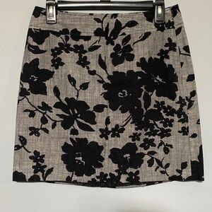 Ann Taylor grey black floral pencil skirt